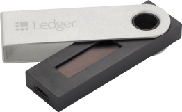 Ledger Nano S Vorderansicht leicht aufgeklappt