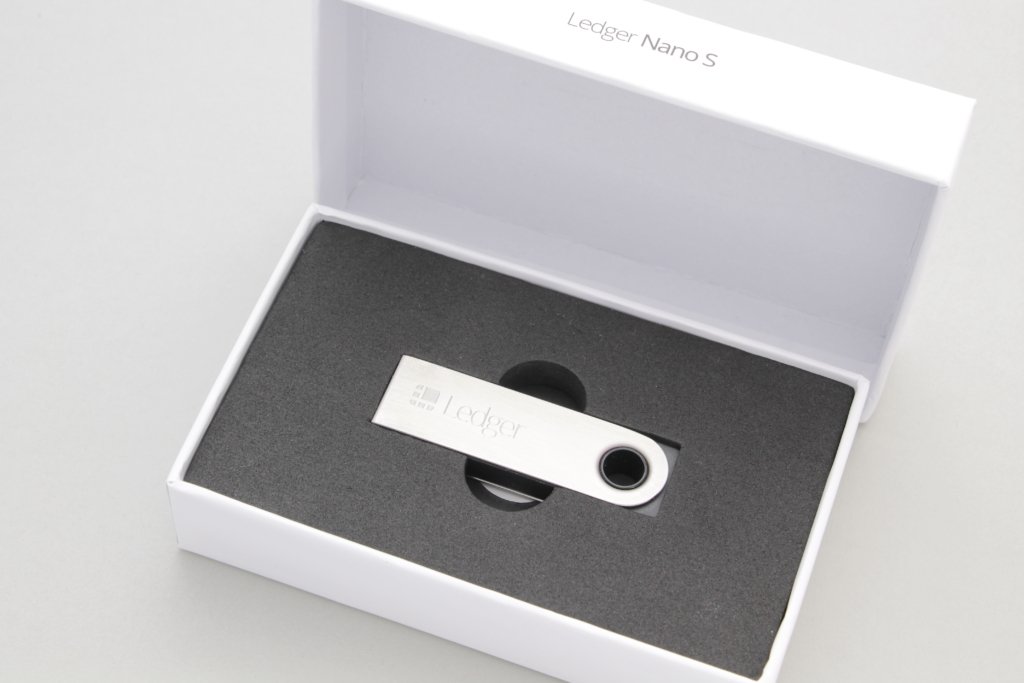 Ledger Nano S geöffnete Box