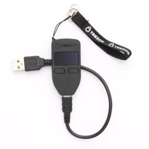 Trezor Karton Lieferumfang Hardware Wallet mit USB Kabel und Band