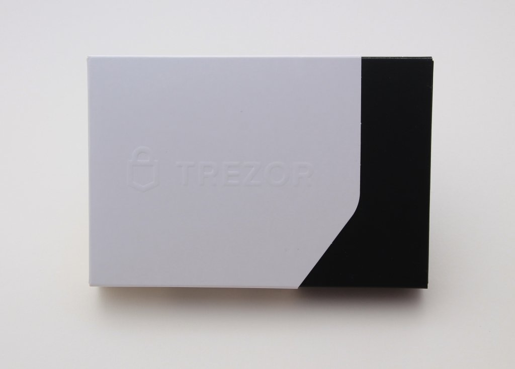 TREZOR T Verpackung verschlossen